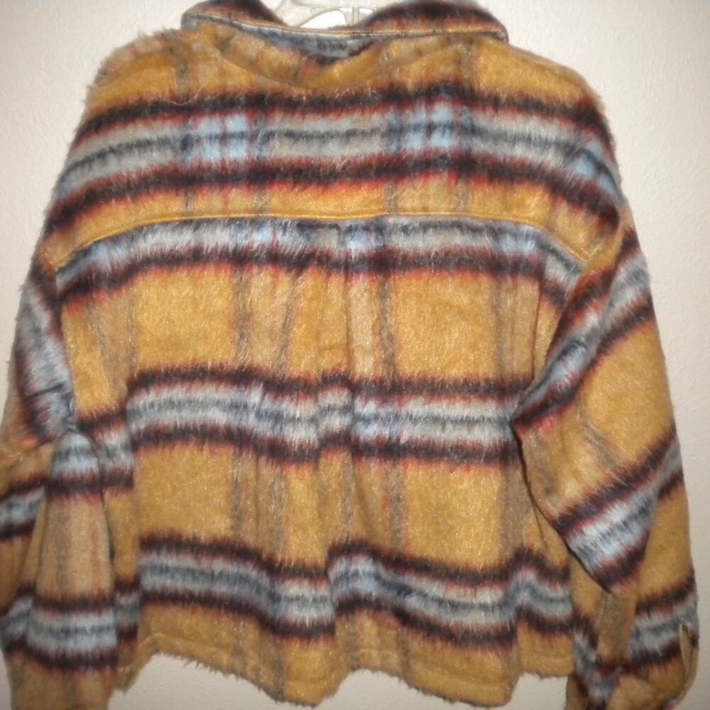 Vigoss Women's Size Large Blushed Plaid Tan Crop Jacket NWT - Picture 5 of 5